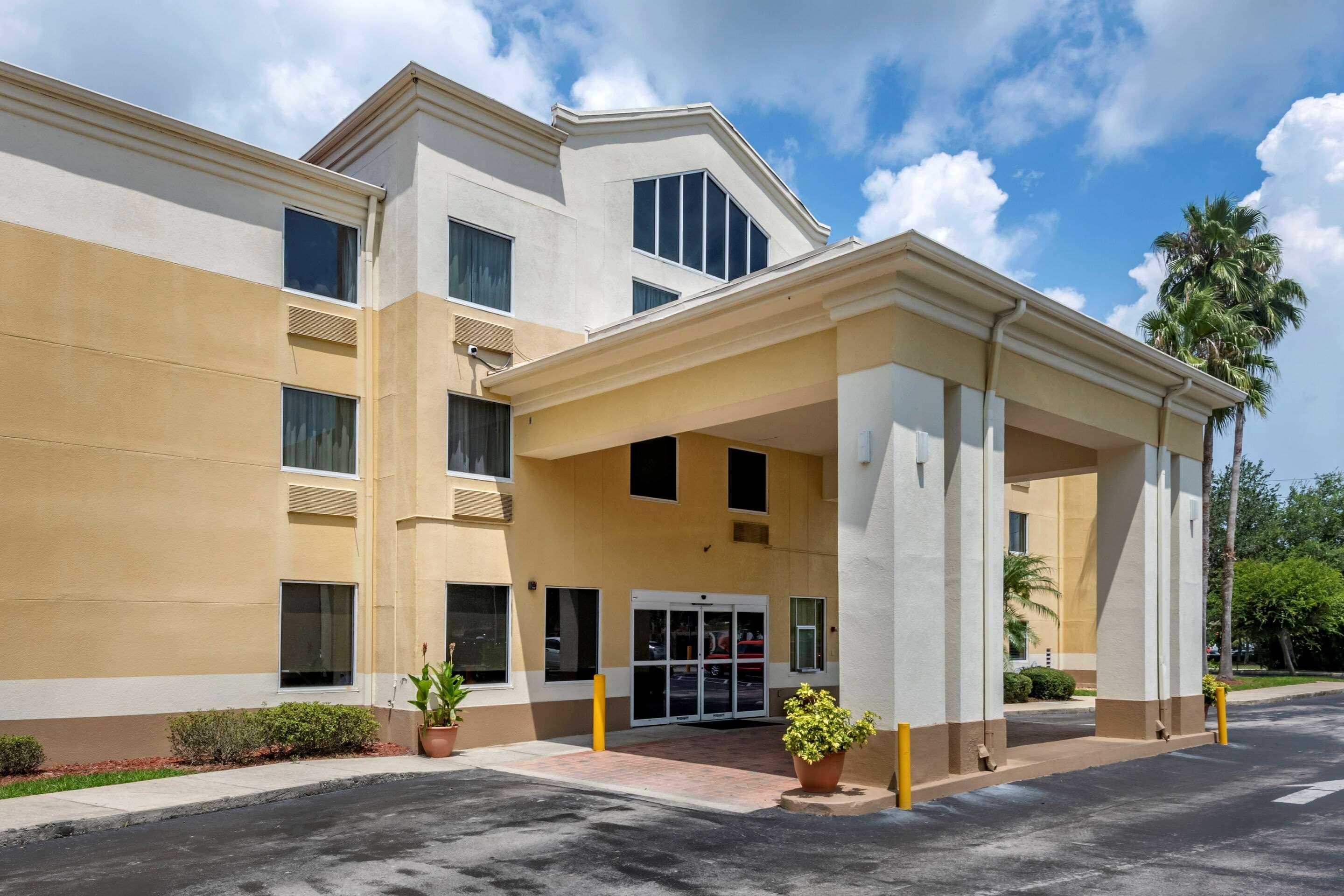 Comfort Inn & Suites Deland - Near University Exteriör bild