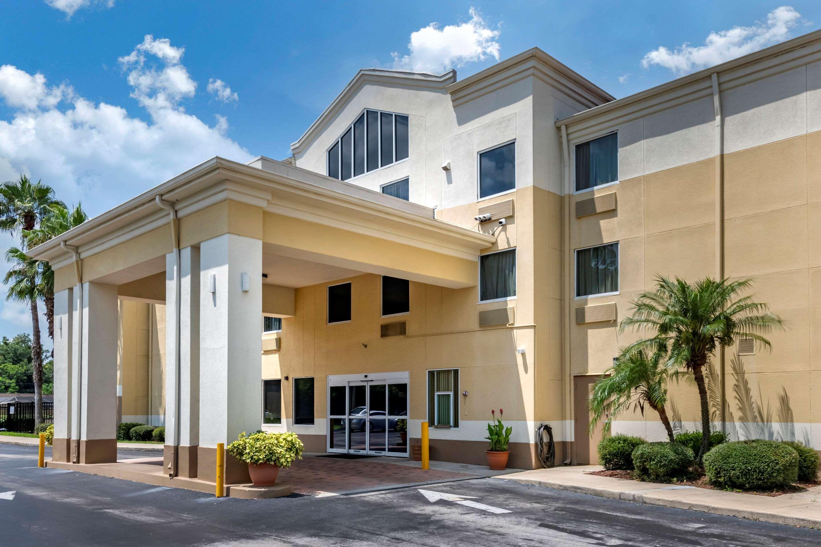 Comfort Inn & Suites Deland - Near University Exteriör bild